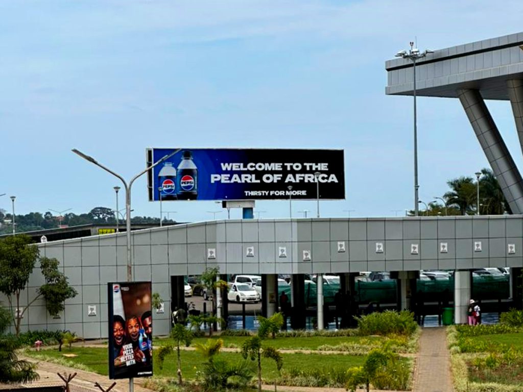 Top-Tips-for-a-Budget-Friendly-Trip-to-Uganda-Save-More-on-Your-Roadtrip-Safari-Adventure