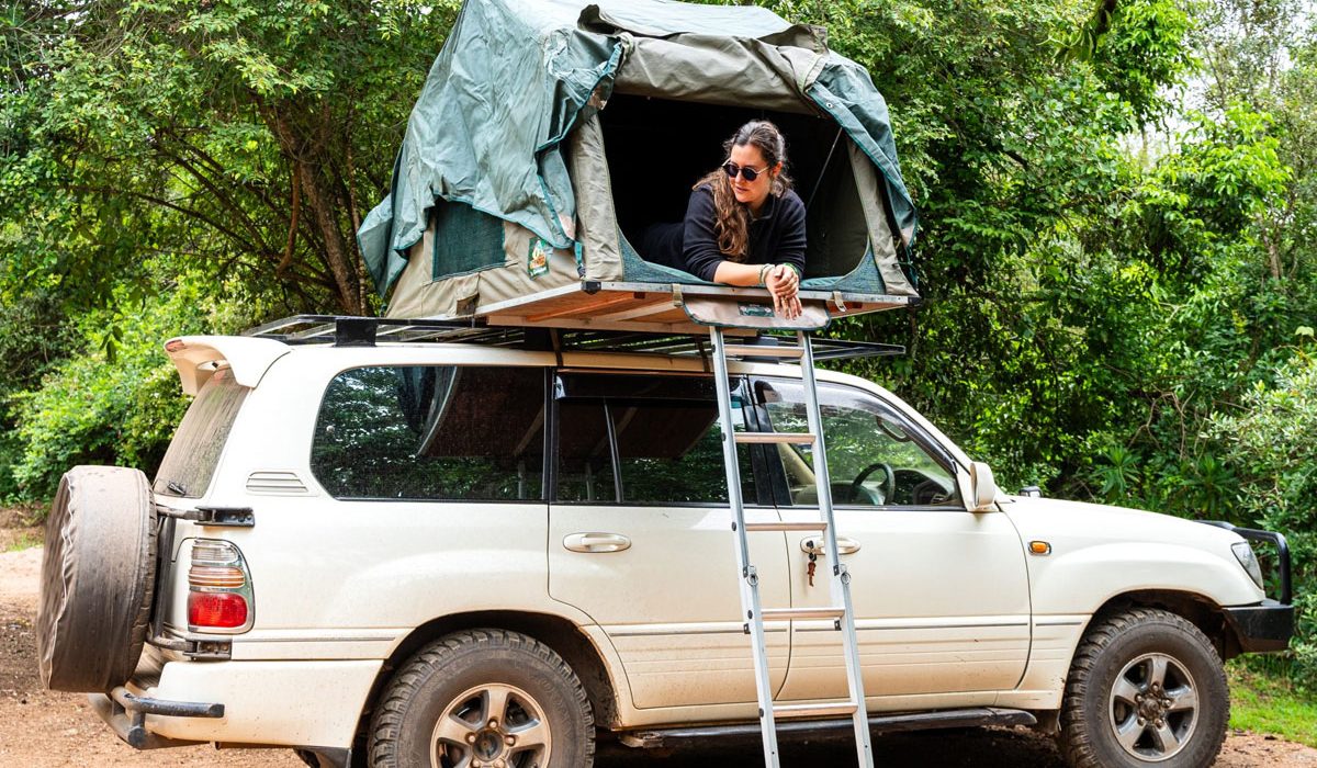 toyota-land-cruiser-v8-with-rooftop-tent-for-self-drive-hire-in-africa